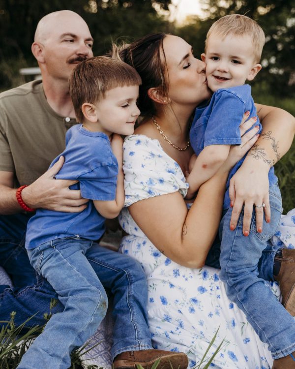 maternity photos at Camp Aramoni in Tonica Illinois